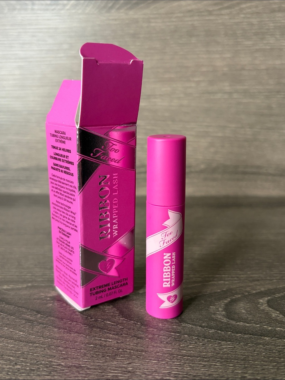 ❤️$5 NWT Too Faced Ribbon Wrapped Lash Extreme Length Tubing Mascara